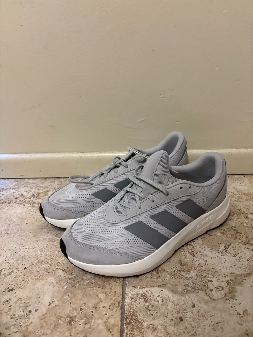 Adidas Men’s Size 11.5 Lightshift Grey White Running Shoes JH9313
